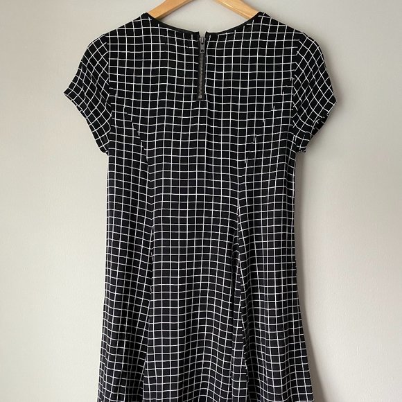 SILENCE + NOISE/URBAN OUTFITTERS Swing Mini Dress - Picture 5 of 7